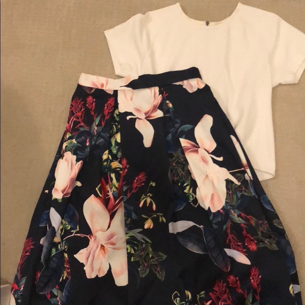 Floral printed skirt - Picture 3 of 4